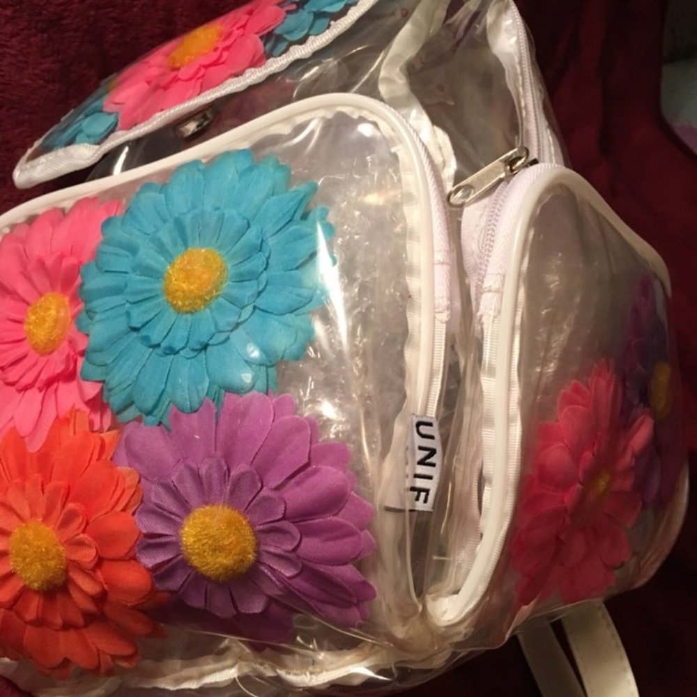 OFFER!✨UNIF Gidget Daisy Backpack - Picture 7 of 8